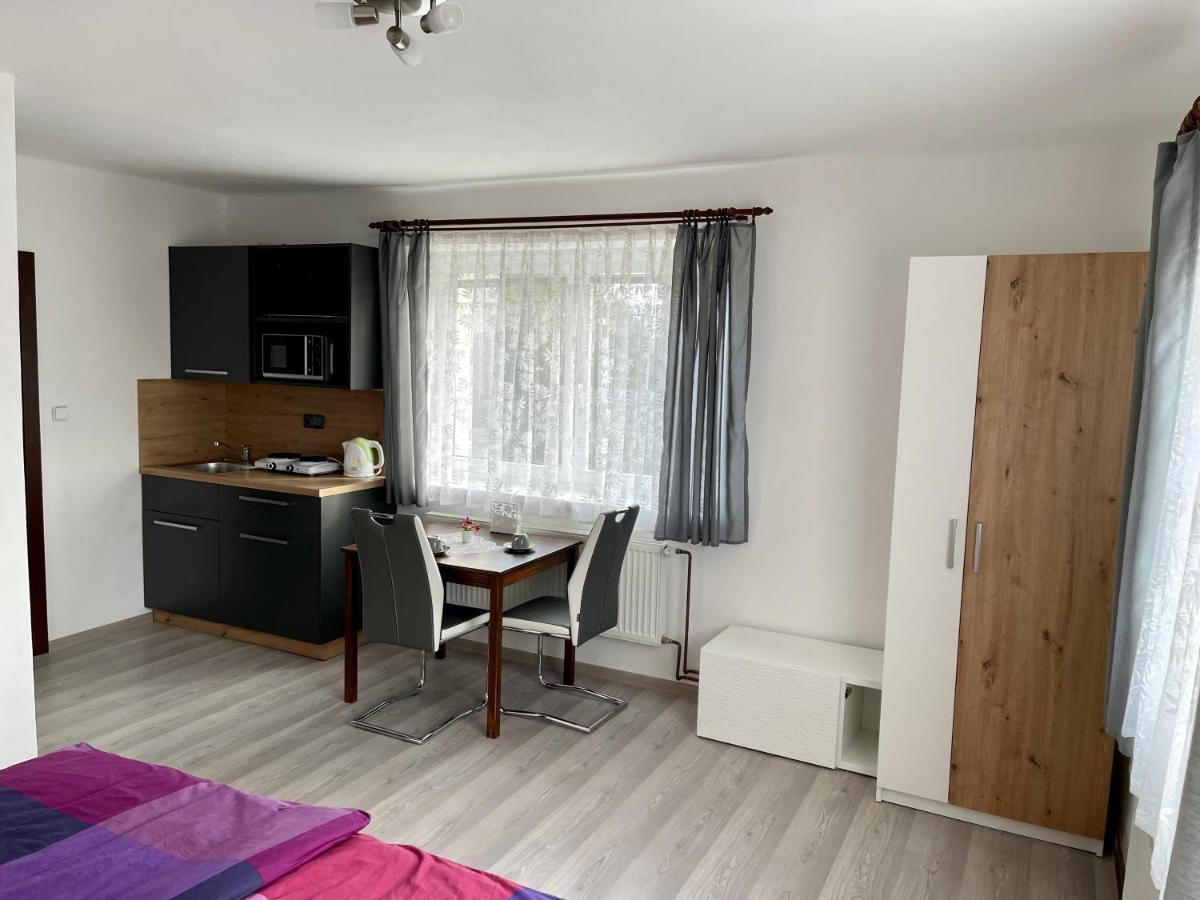 Apartmany Marjanka Jenisovice  Ngoại thất bức ảnh